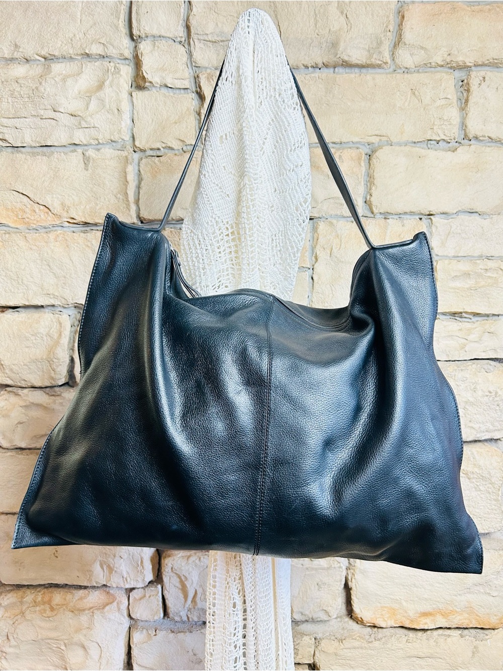 Black Leather Everyday Shoulder Bag - Unbranded